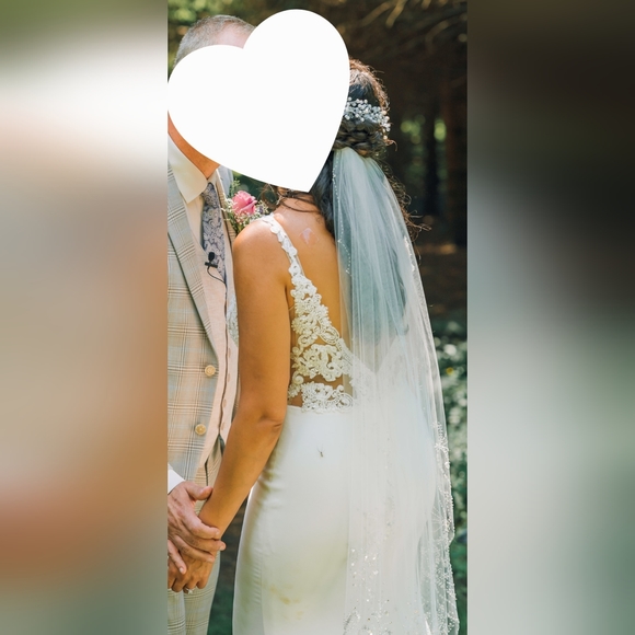 Wedding Gown - Picture 4 of 10